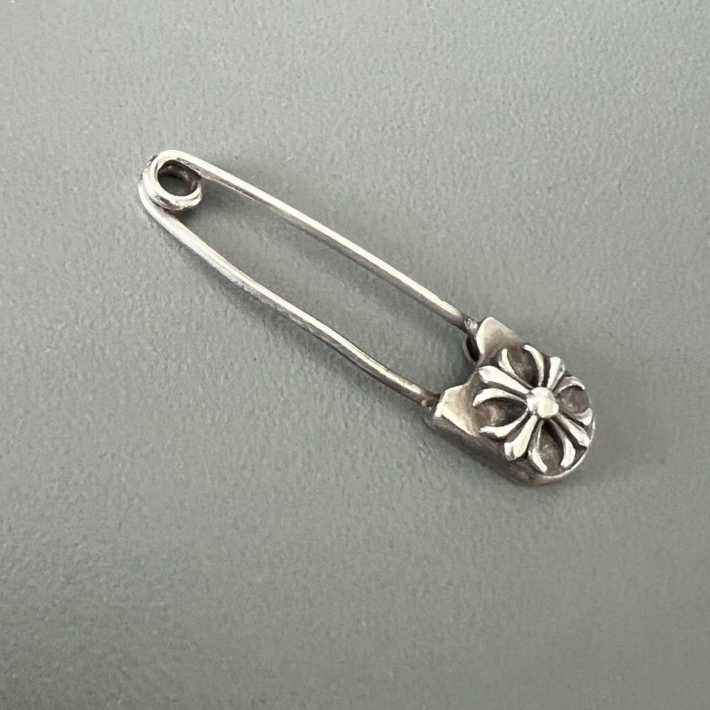 Chrome hearts safety pin